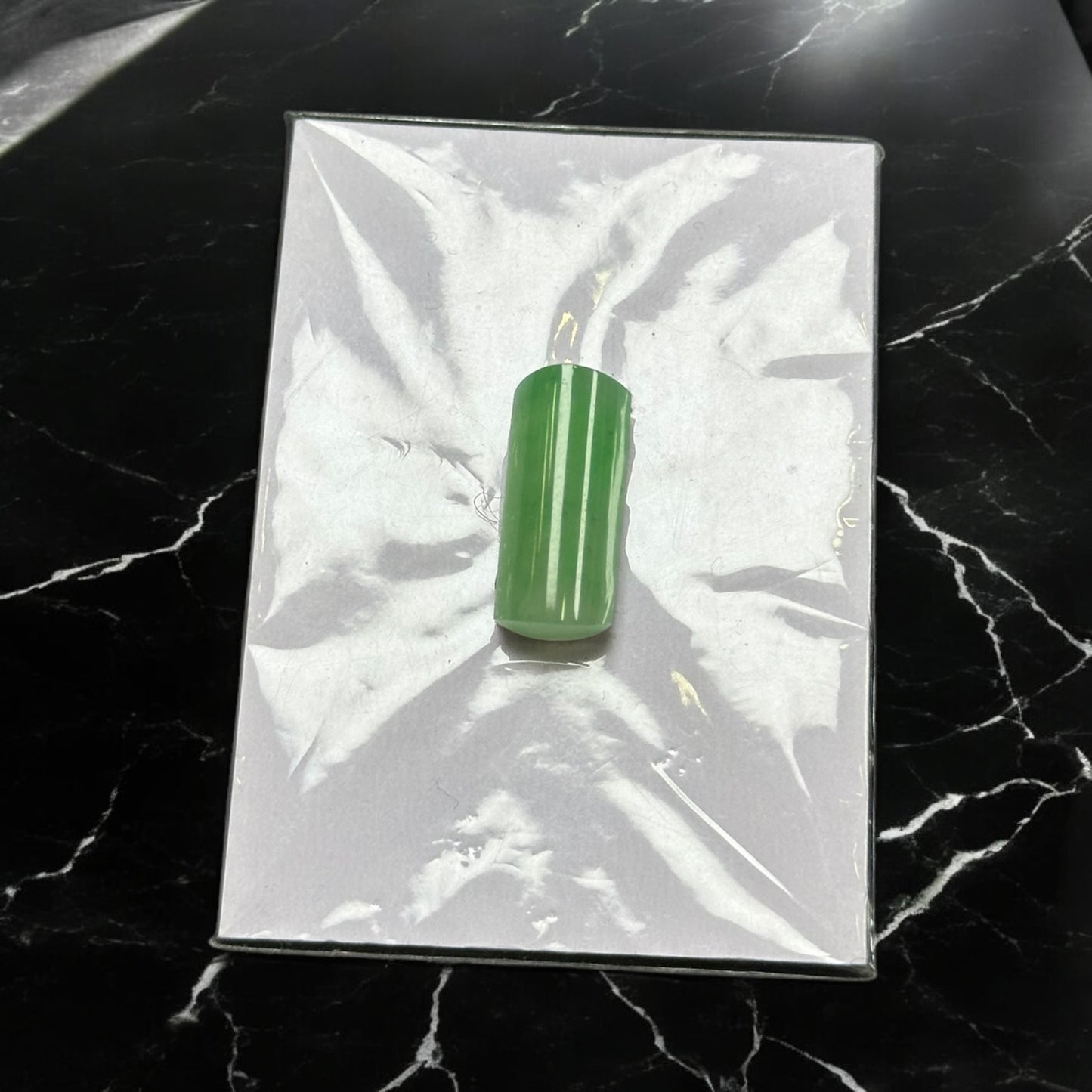 天然緬甸翡翠綠柱裸石