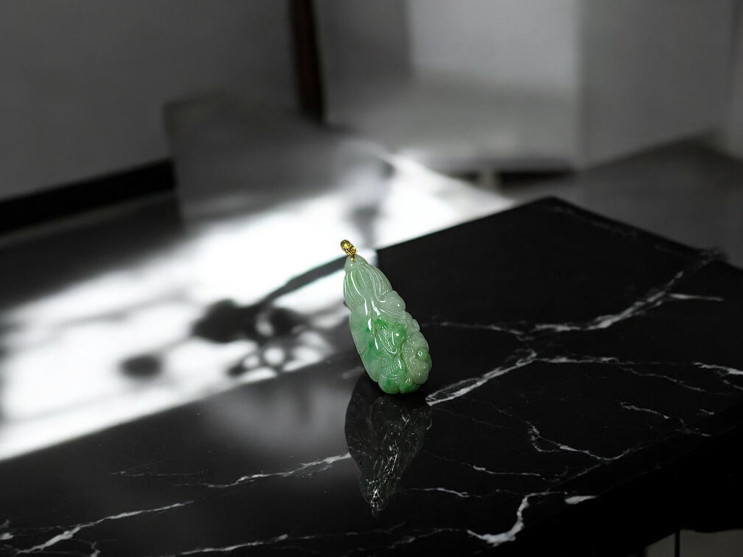 天然緬甸翡翠飄綠白菜吊墜