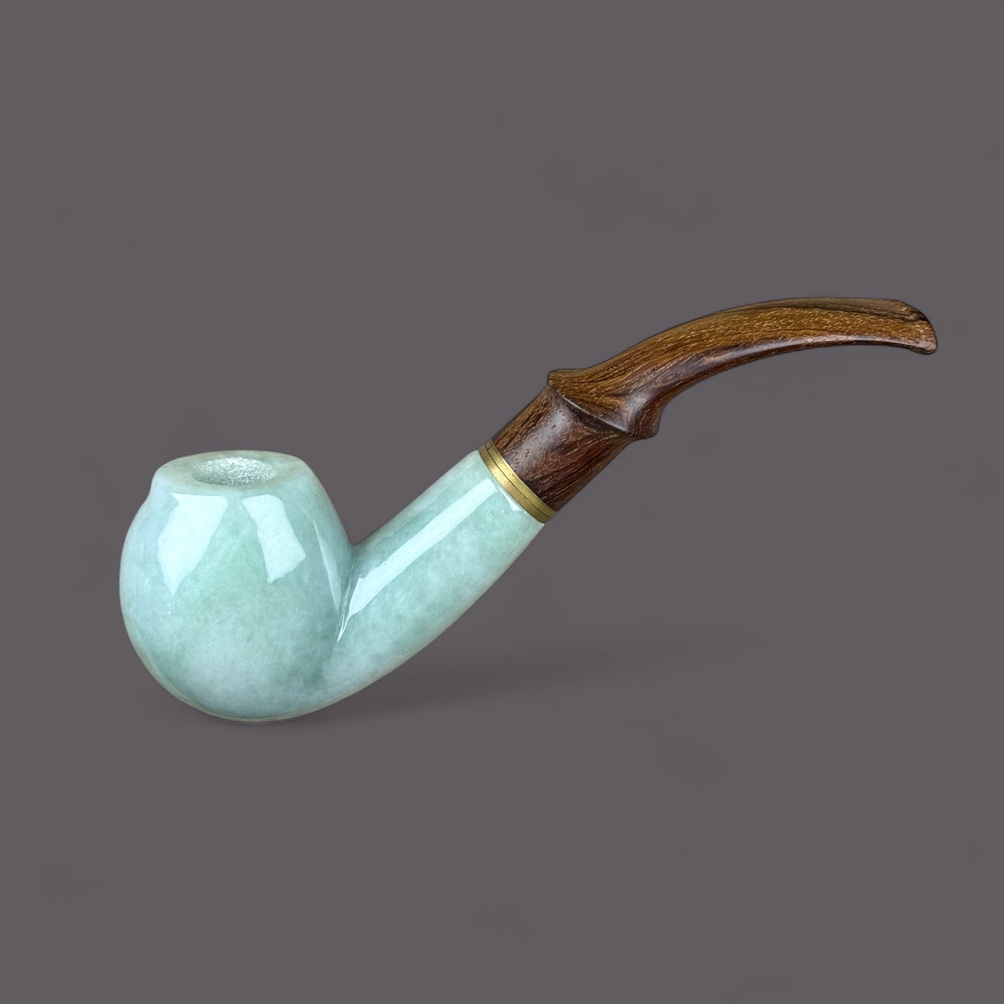 天然緬甸翡翠-綠煙斗擺件
