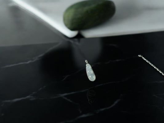 天然緬甸翡翠冰白福豆吊墜